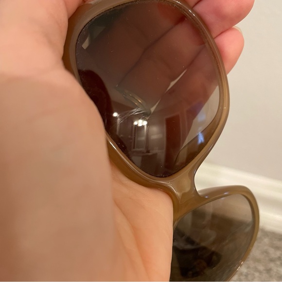 Emilio Pucci Women’s Sunglasses - Picture 4 of 5